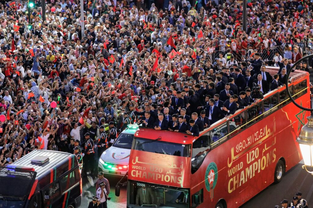 En images, liesse populaire à Rabat pour les Lionceaux de l’Atlas, sacrés champions du monde