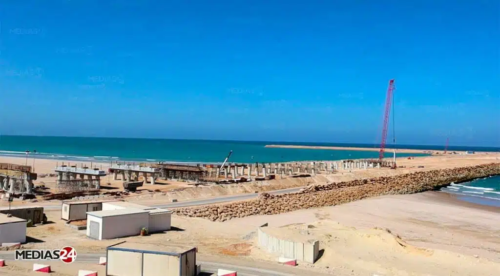 Le Maroc n'a pas attendu la résolution du Conseil de sécurité pour investir dans les provinces du Sud. Ici, les travaux du port Dakhlka Atlantique.