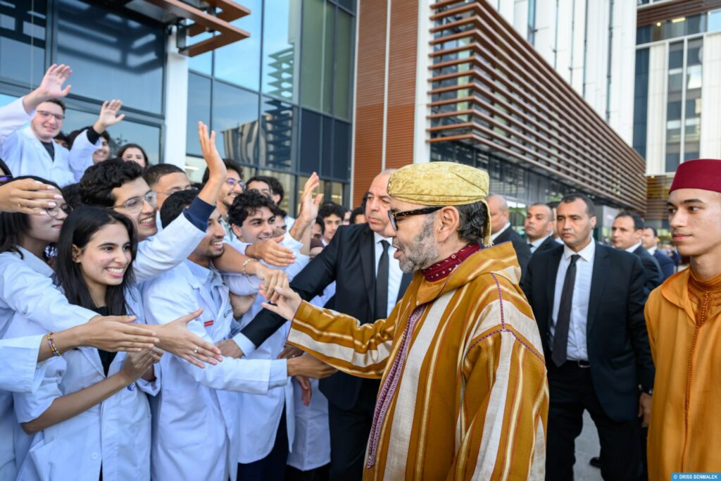 Le Roi inaugure le CHU international de Rabat et ordonne l'ouverture du CHU d'Agadir
