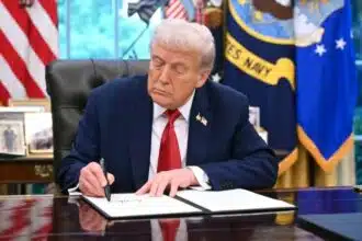 Trump annonce une nouvelle taxe mondiale de 10%