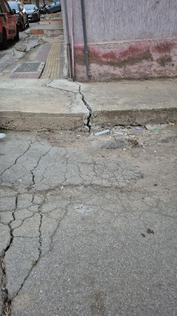 Tétouan : des fissures terrestres inquiètent les habitants du quartier Al Hamama Tétouan : des fissures terrestres inquiètent les habitants du quartier Al Hamama