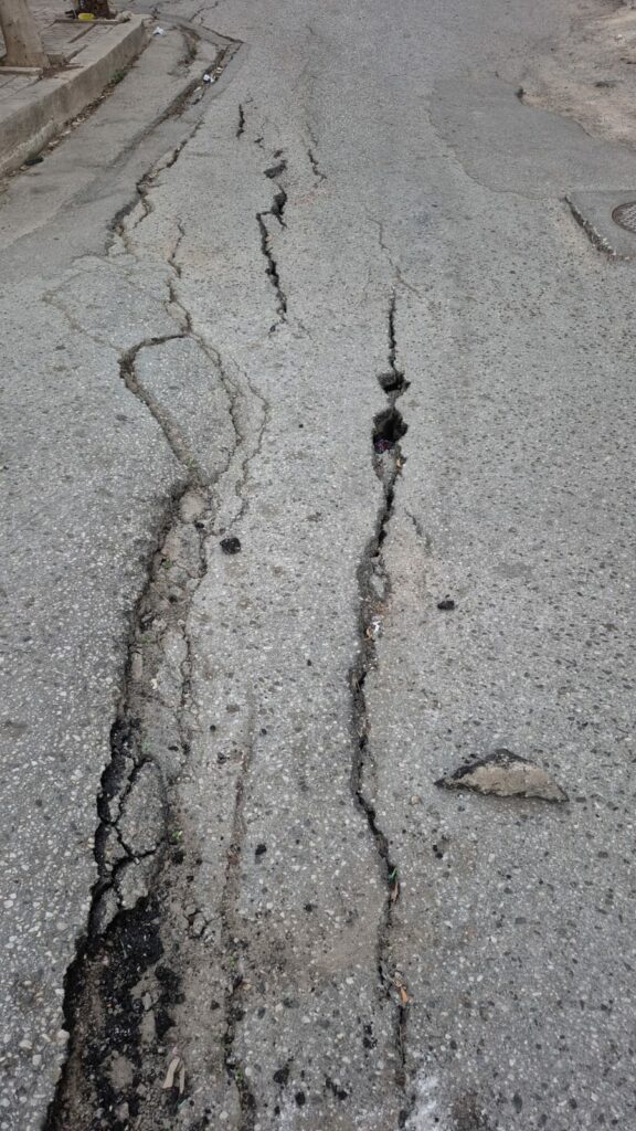 Tétouan : des fissures terrestres inquiètent les habitants du quartier Al Hamama Tétouan : des fissures terrestres inquiètent les habitants du quartier Al Hamama