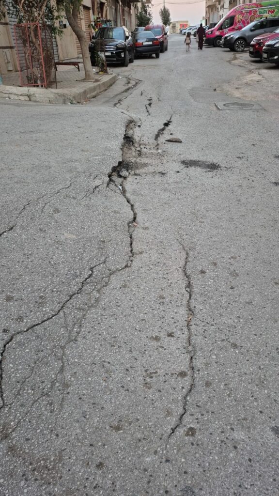 Tétouan : des fissures terrestres inquiètent les habitants du quartier Al Hamama Tétouan : des fissures terrestres inquiètent les habitants du quartier Al Hamama