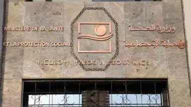 Marchés du médicament : polémique visant deux ministres