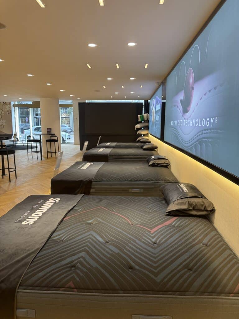 Avec sa ligne emblématique Beautyrest®, Simmons célèbre un siècle d’expertise au service du sommeil