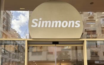 Avec sa ligne emblématique Beautyrest®, Simmons célèbre un siècle d’expertise au service du sommeil