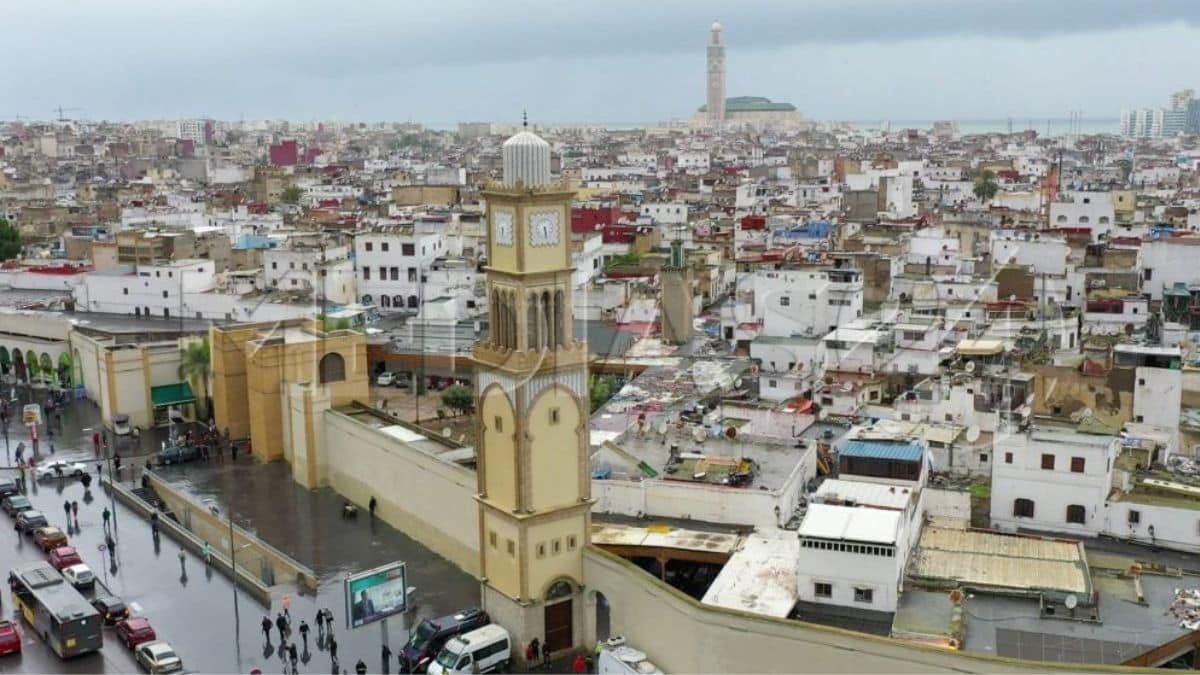 Projet de l’avenue Royale à Casablanca : parc urbain de 47 hectares reliant la mosquée Hassan II à la place Mohammed V, avec expropriations et relogement de 6.000 ménages.