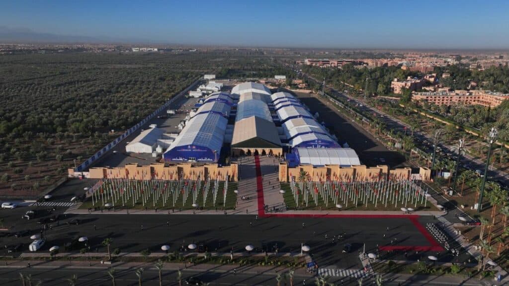 La DGSN signe un show de drones spectaculaire pour la 93ᵉ AG d’Interpol à Marrakech La DGSN signe un show de drones spectaculaire pour la 93ᵉ AG d’Interpol à Marrakech
