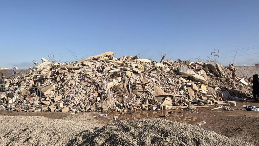 Effondrements de Fès : l'attente angoissée des évacués face aux décombres (vidéo)