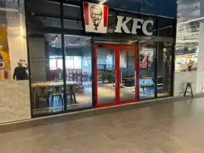 F'bladna Teb9a, KFC célèbre la CAN avec les supporters marocains