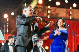 Sous les étoiles du théâtre de verdure, le Timitar chante l’Orient