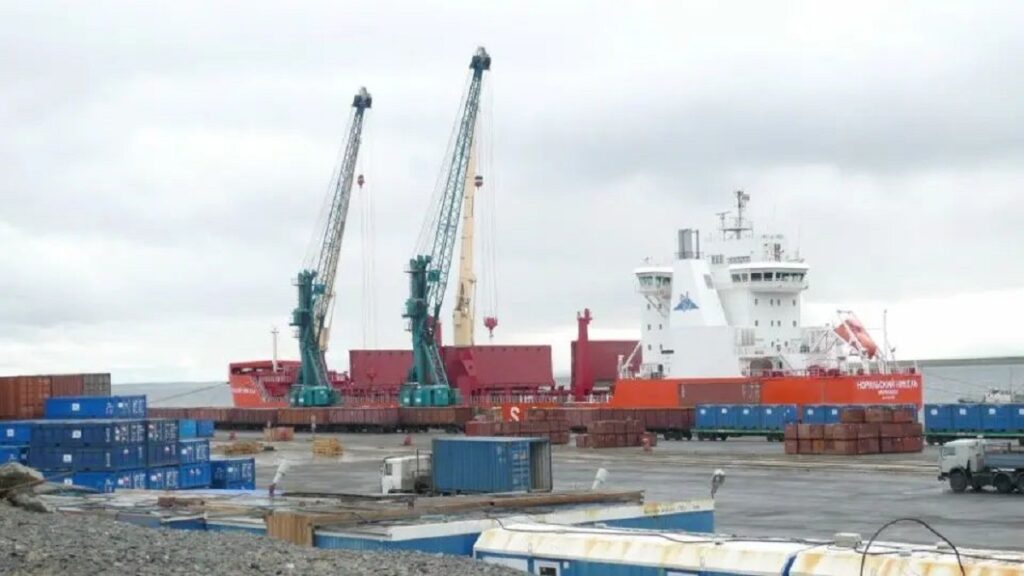 la stratégie de Norilsk Nickel pour diversifier ses corridors d’exportation et garantir ses livraisons.