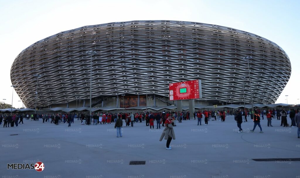 Ambiance devant le stade Moulay Abdellah.