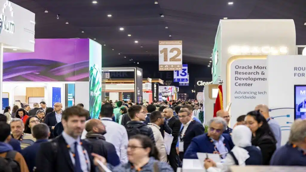 L’exposition WAM Morocco 2026 montrant des stands technologiques et des participants.