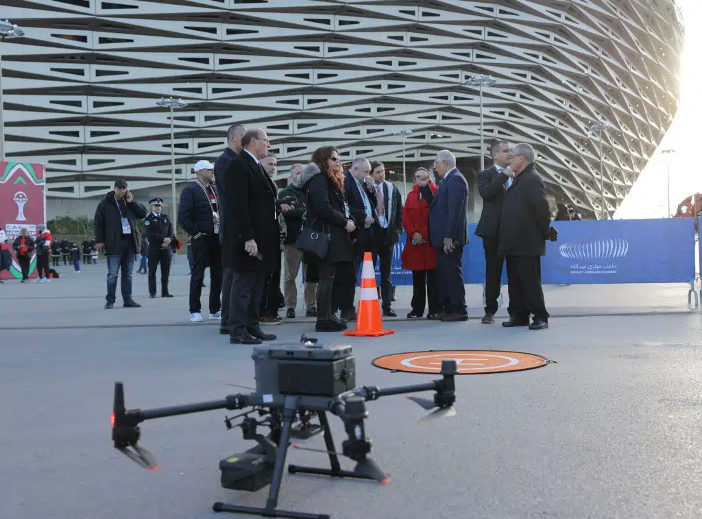 Dans le cadre du programme de coopération sécuritaire maroco-britannique, une délégation de l’équipe britannique de sécurité sportive a effectué une visite de terrain au complexe sportif Prince Moulay Abdallah à Rabat.