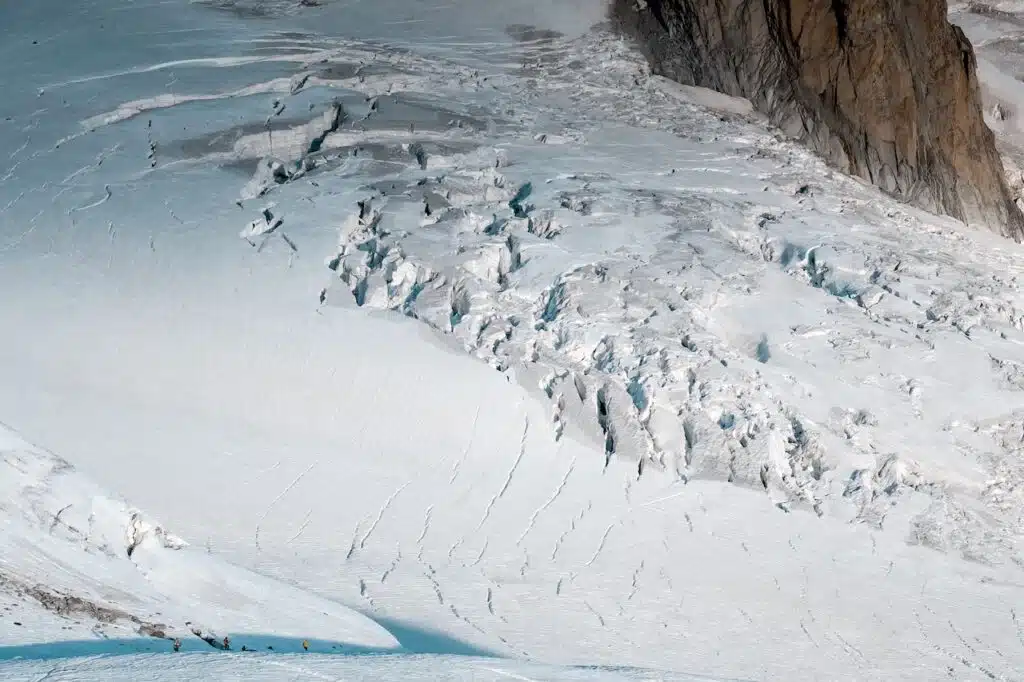 Toubkal : 3 personnes portées disparues suite à une avalanche (autorités locales)