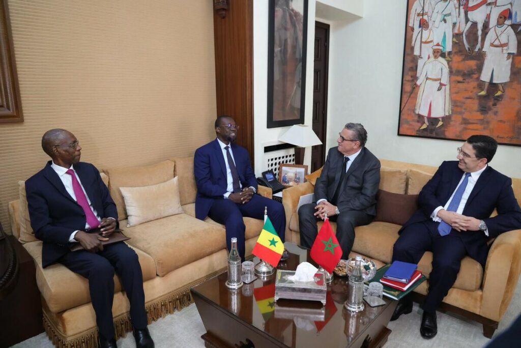 Le Chef du gouvernement, Aziz Akhannouch, a reçu lundi à Rabat le Premier ministre sénégalais, Ousmane Sonko.