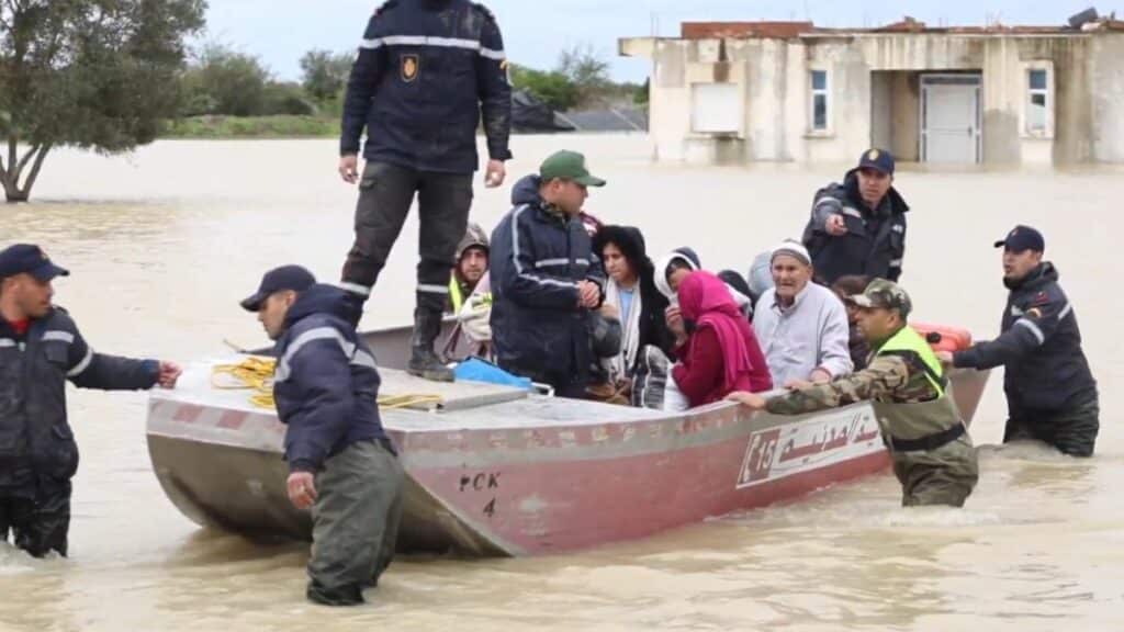 Inondations dans le Nord: évacuations et opérations de secours en cours