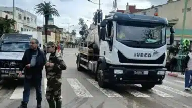 Ksar El Kébir : lancement des opérations de nettoyage et maintien des restrictions d’accès