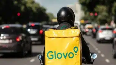 Glovo s’engage à réduire les risques routiers pour ses livreurs