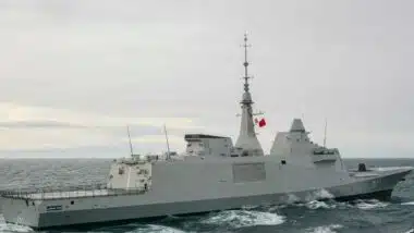 Orion 26 : la frégate Mohammed VI s'entraîne au combat avec le porte-avions Charles de Gaulle