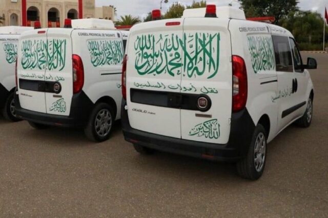 Corbillard au Maroc: inscriptions religieuses maintenues après polémique