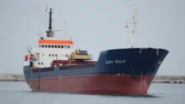 Cargo panaméen submergé au large de Laâyoune : l’équipage sain et sauf