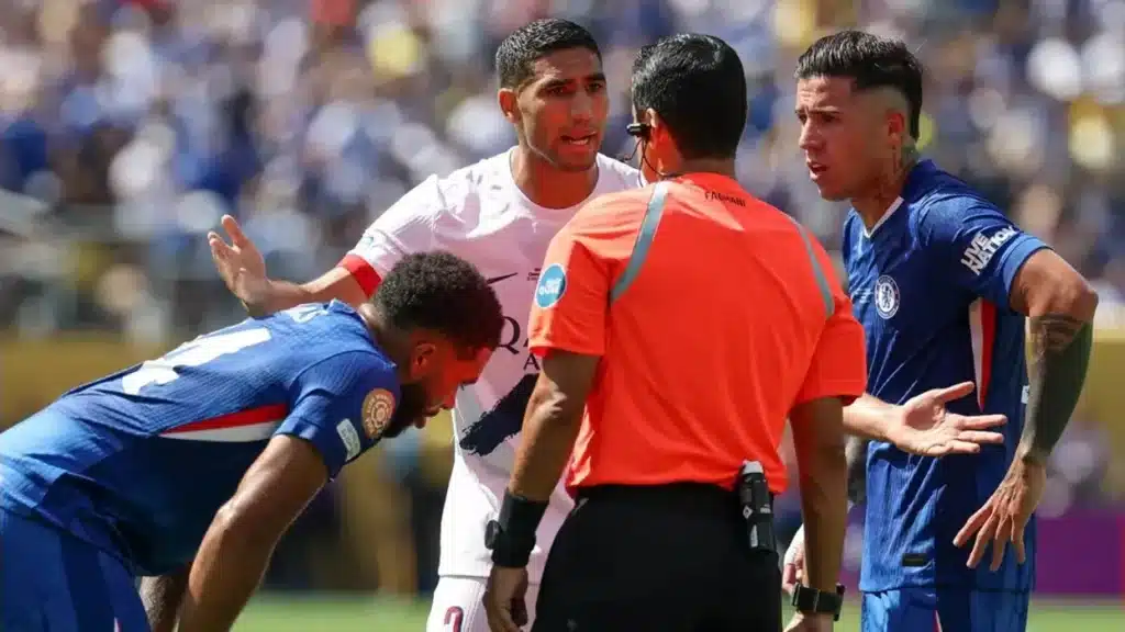 Cartons, VAR, remplacements : à partir du Mondial 2026, de nouvelles &ldquo;Lois du jeu&rdquo; plus strictes