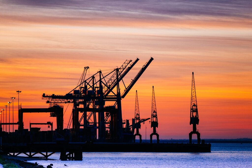 Brent à 84 dollars : le risque logistique dans le Golfe empêche la détente.