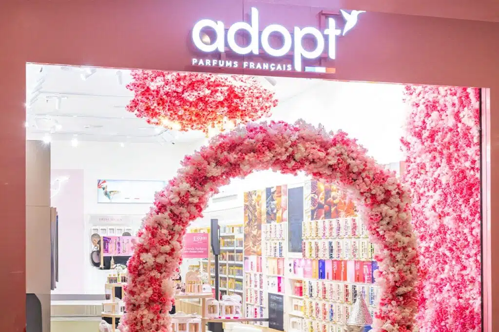 Adopt pose ses valises au Maroc et ouvre trois boutiques en mars