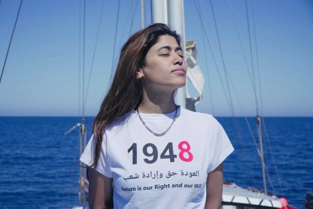 Un message sur X au cœur du placement en garde à vue de Rima Hassan à Paris.