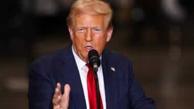 Trump menace d'imposer des droits de douane de 50% au pays fournissant des armes à l'Iran