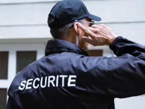 Agents de gardiennage : vers la fin des journées de 12 heures payées seulement 8