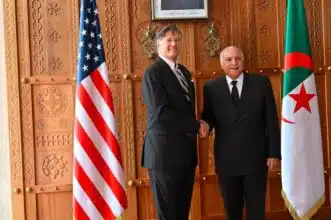 Christopher Landau à Alger : le Sahara marocain au cœur des échanges, sur fond de soutien croissant à l’autonomie