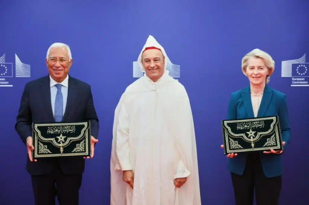 Ahmed Reda Chami présente ses lettres de créance à Antonio Costa et à Ursula von der Leyen.