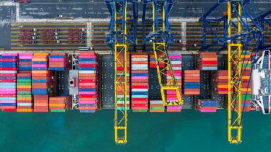 Transport maritime: les armateurs mondiaux alertent sur la flambée des coûts et des tensions logistiques