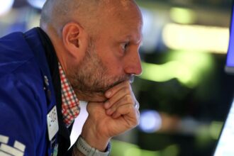 Inflation et taux élevés : les Bourses européennes s'accrochent au dernier répit annoncé par Trump