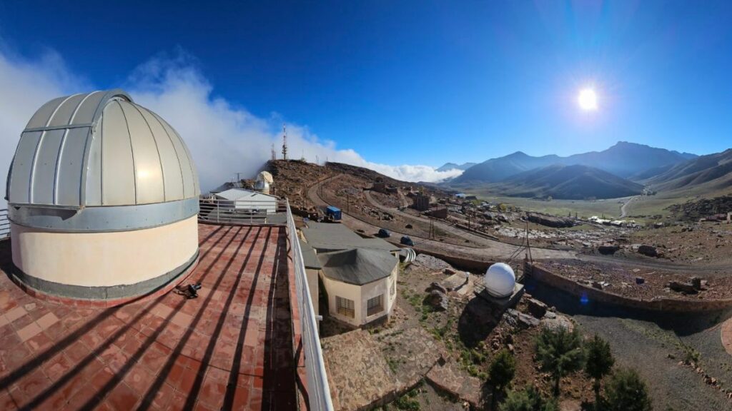 Espace : le redoutable Observatoire d’Oukaïmeden signe une triple découverte d’objets géocroiseurs, ces corps célestes qui peuvent frôler la Terre
