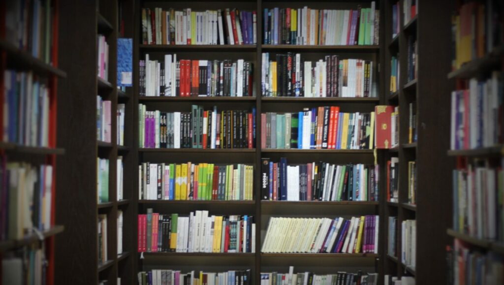 ENQUÊTE. Manuels scolaires : derrière les pénuries de livres, la fin d’un modèle vieux de 20 ans