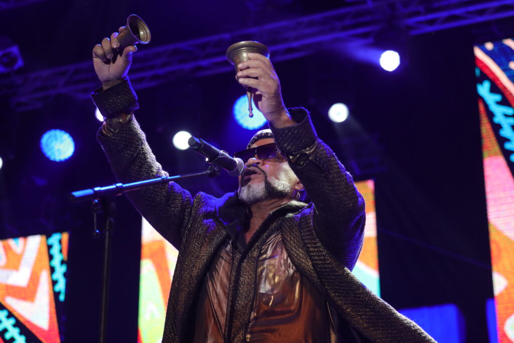 Festival Gnaoua : jusqu’au bout, Hamid El Kasri et Carlinhos Brown font vibrer Essaouira