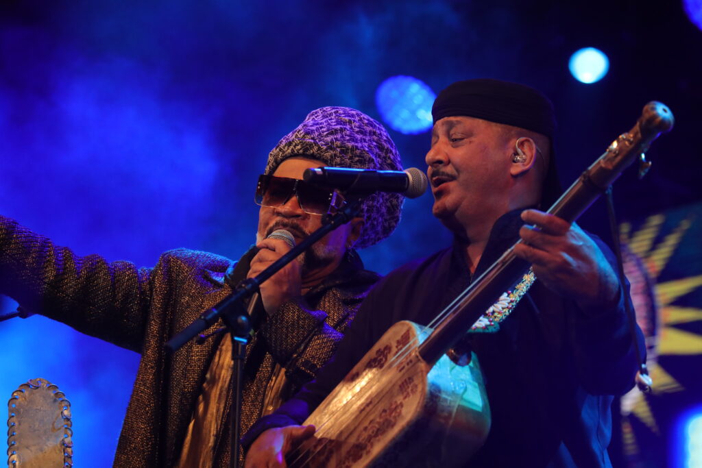 Festival Gnaoua : jusqu’au bout, Hamid El Kasri et Carlinhos Brown font vibrer Essaouira