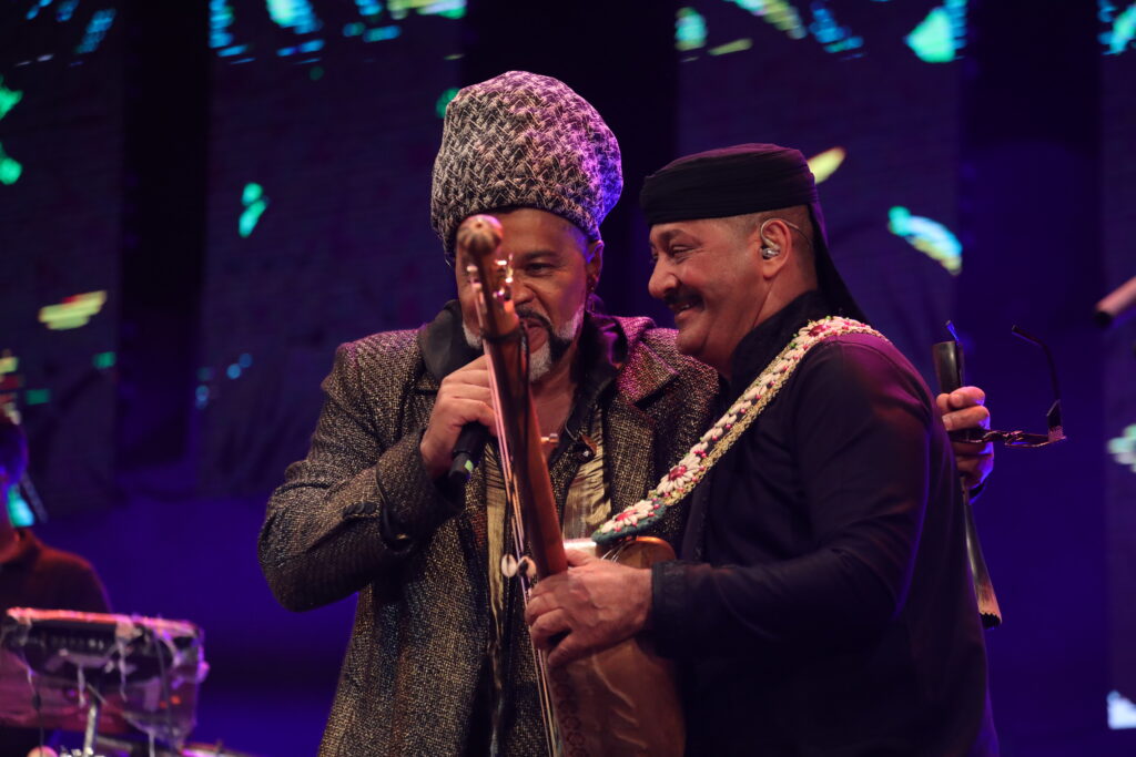 Festival Gnaoua : jusqu’au bout, Hamid El Kasri et Carlinhos Brown font vibrer Essaouira