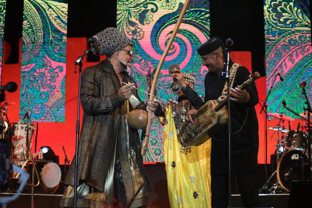 Festival Gnaoua : jusqu’au bout, Hamid El Kasri et Carlinhos Brown font vibrer Essaouira