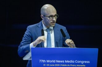 Le patron du New York Times charge les entreprises d'IA au congrès mondial des médias