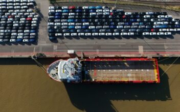 Au ralenti, les usines automobiles allemandes songent aux constructeurs chinois et l'armement
