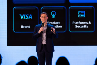 Achats par IA : Oliver Jenkyn, président de Visa, esquisse les ruptures du paiement et du commerce du futur