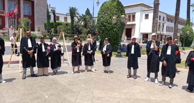 Les avocats poursuivent leur sit-in devant le Parlement