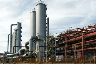 Pétrole : la demande mondiale amorce une reprise, selon l’AIE