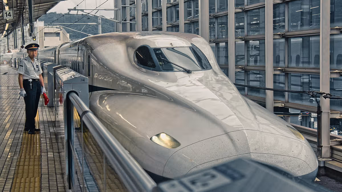 Le Japon accélère le déploiement du premier train à sustentation magnétique supraconductrice.