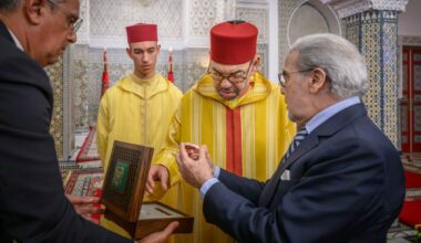 Abdellatif Jouahri présente le rapport annuel 2025 de Bank Al-Maghrib au Roi Mohammed VI à Tétouan